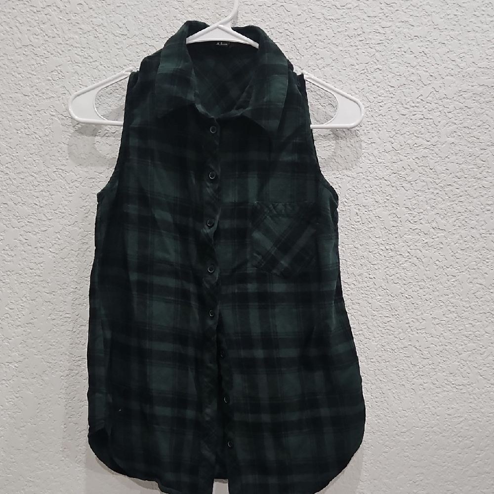 Green Plaid Sleeveless Button-Up Shirt